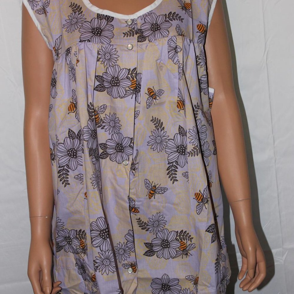 NEW – EASY ESSENTIALS SNAP FRONT SMOCK COBBLER APRON LILAC HONEYCOMBS SZ 1X & 4X